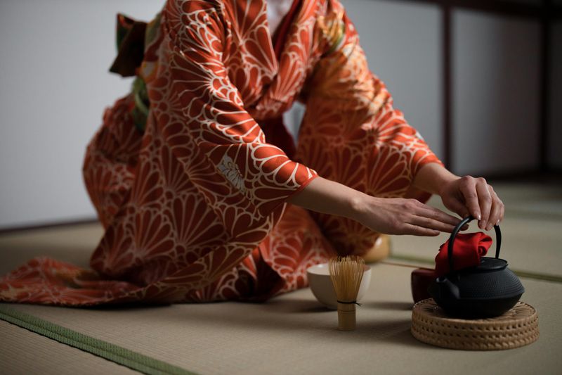 Experience a Kimono Tea Ceremony at KYOTO Maikoya